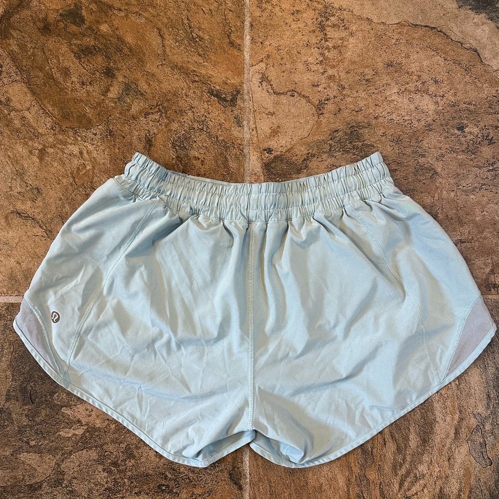 Lululemon Hotty Hot Low-Rise Women Shorts - Picture 3 of 6